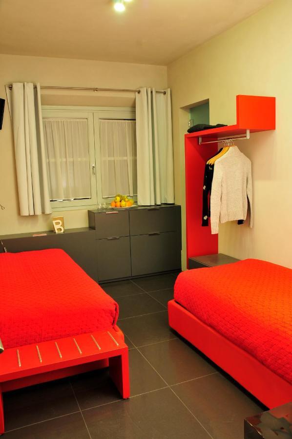 Ai Lecci In Centro Hotell Sarteano Rum bild